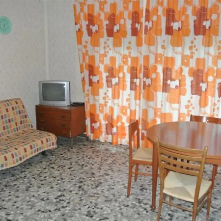 Ideal Getaway Flat For Six With Parking 아파트 *