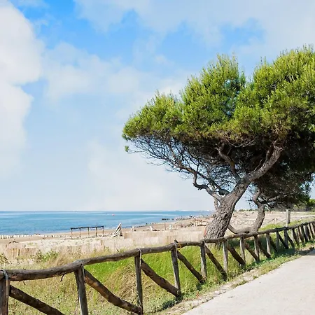 Διαμέρισμα Ideal Getaway Flat For Six With Parking Μπιμπιόνε